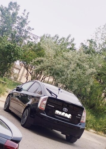 Toyota Prius-5