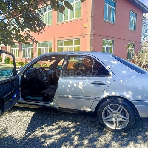 Mercedes C 220 1995, 390,000 km - 2.2 л - Masallı
