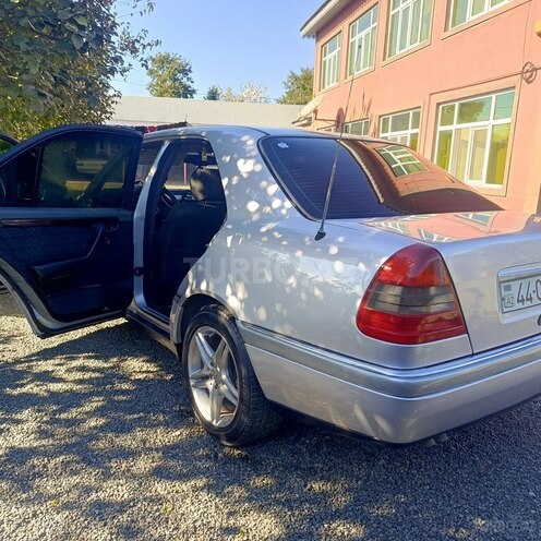 Mercedes C 220 1995, 390,000 km - 2.2 л - Masallı