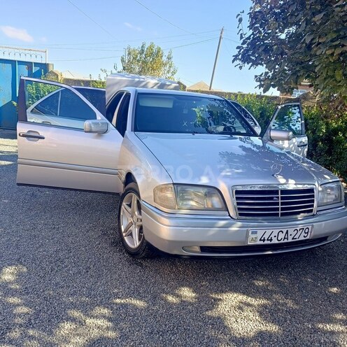Mercedes C 220 1995, 390,000 km - 2.2 л - Masallı