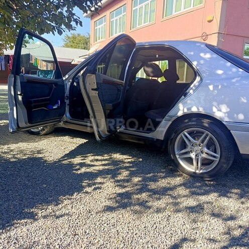 Mercedes C 220 1995, 390,000 km - 2.2 л - Masallı