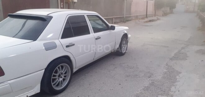 Mercedes E 200 d 1986, 150,000 km - 2.0 l - Bakı