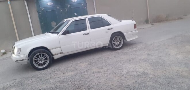 Mercedes E 200 d 1986, 150,000 km - 2.0 l - Bakı