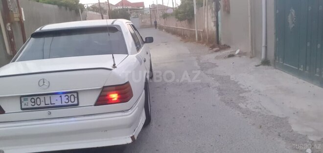 Mercedes E 200 d 1986, 150,000 km - 2.0 l - Bakı