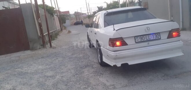 Mercedes E 200 d 1986, 150,000 km - 2.0 l - Bakı