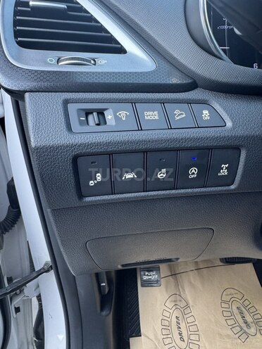 Hyundai Santa Fe-11