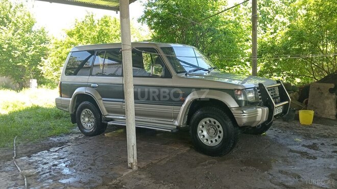 Mitsubishi Pajero 1992, 300,000 km - 2.5 l - Bakı