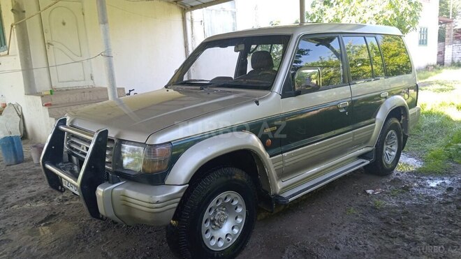 Mitsubishi Pajero 1992, 300,000 km - 2.5 l - Bakı