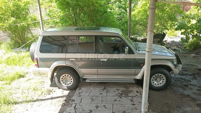 Mitsubishi Pajero 1992, 300,000 km - 2.5 l - Bakı