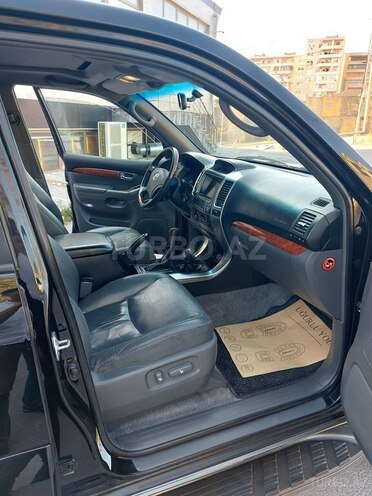 Toyota Land Cruiser Prado-9