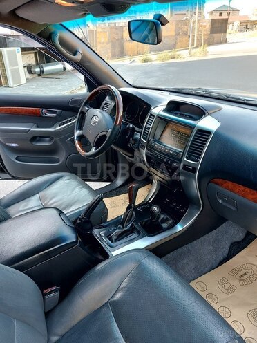 Toyota Land Cruiser Prado-10