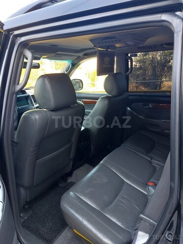 Toyota Land Cruiser Prado-13
