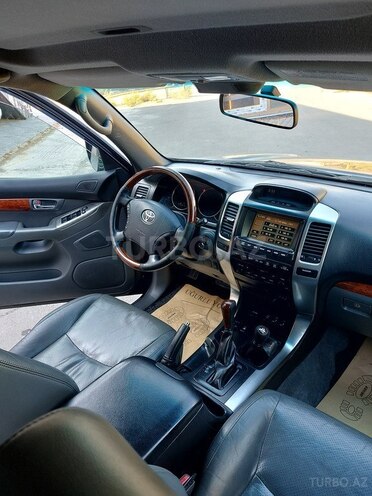Toyota Land Cruiser Prado-11