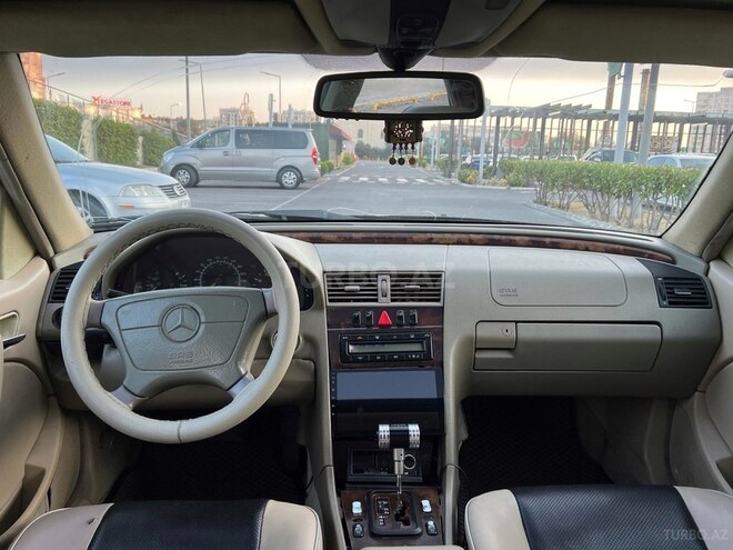 Mercedes C 240-10
