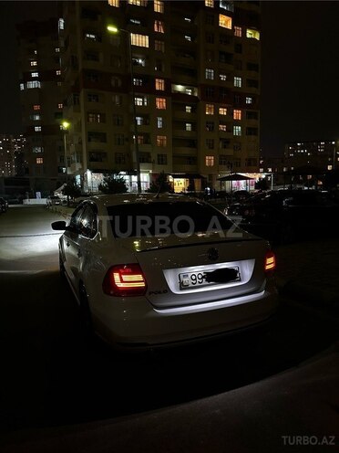 Volkswagen Polo 2017, 184,000 km - 1.6 l - Bakı