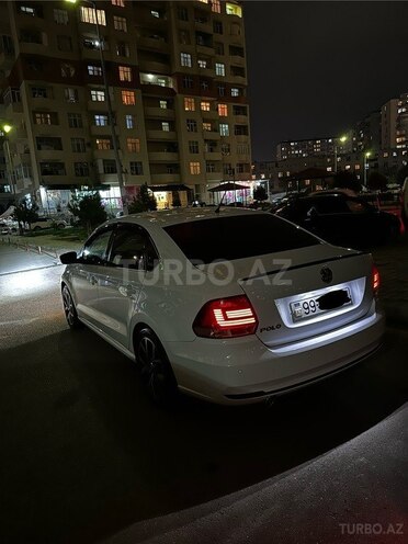 Volkswagen Polo 2017, 184,000 km - 1.6 l - Bakı
