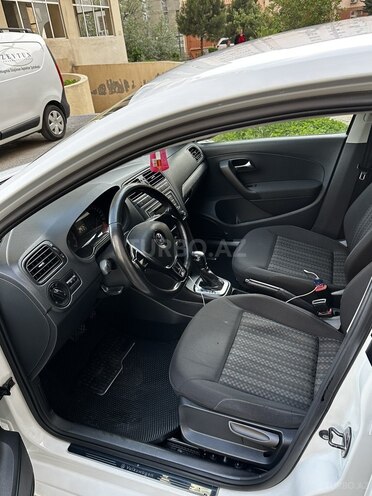 Volkswagen Polo 2017, 184,000 km - 1.6 l - Bakı