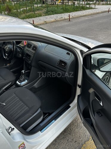 Volkswagen Polo 2017, 184,000 km - 1.6 l - Bakı