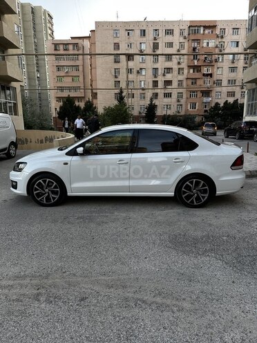 Volkswagen Polo 2017, 184,000 km - 1.6 l - Bakı