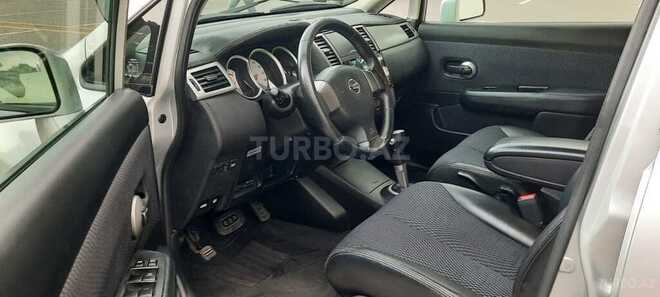 Nissan Tiida-13