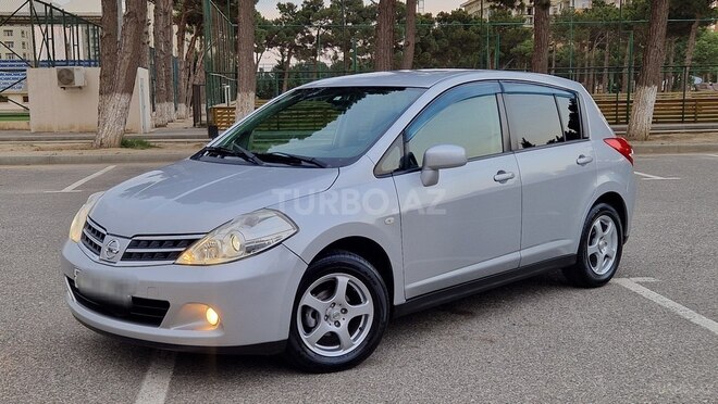 Nissan Tiida-4