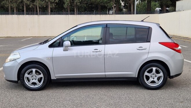 Nissan Tiida-7