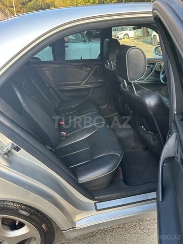 Mercedes E 320 1999, 299,000 km - 3.2 l - Bakı