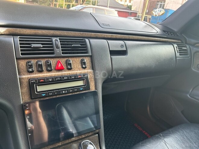 Mercedes E 320 1999, 299,000 km - 3.2 l - Bakı