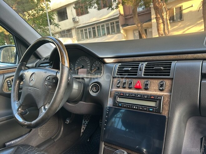 Mercedes E 320 1999, 299,000 km - 3.2 l - Bakı