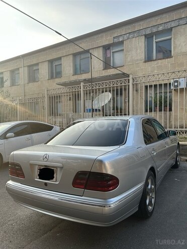 Mercedes E 320 1999, 299,000 km - 3.2 l - Bakı