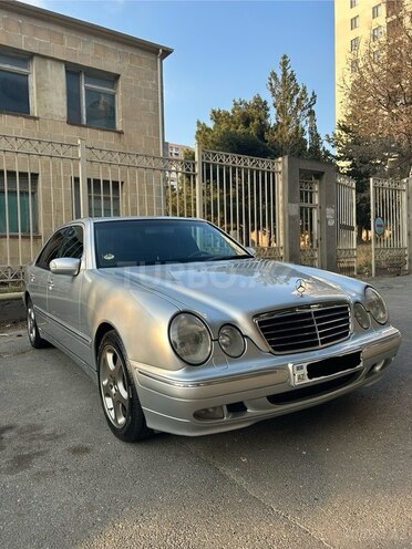 Mercedes E 320 1999, 299,000 km - 3.2 l - Bakı