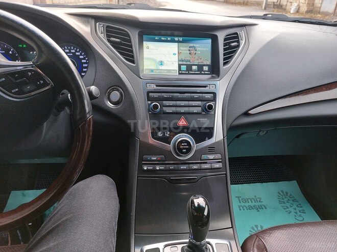 Hyundai Grandeur 2015, 200,000 km - 2.2 l - Quba