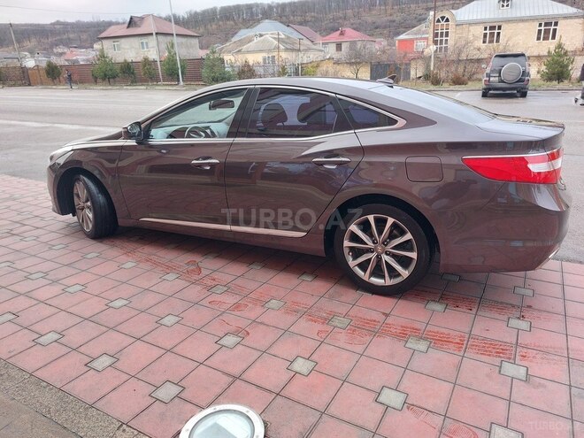 Hyundai Grandeur 2015, 200,000 km - 2.2 l - Quba