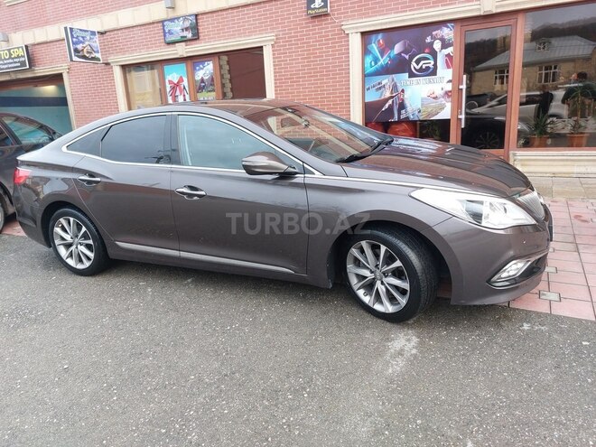 Hyundai Grandeur 2015, 200,000 km - 2.2 l - Quba