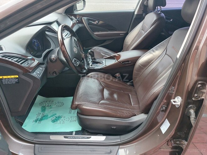 Hyundai Grandeur 2015, 200,000 km - 2.2 l - Quba