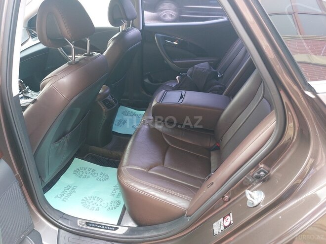 Hyundai Grandeur 2015, 200,000 km - 2.2 l - Quba