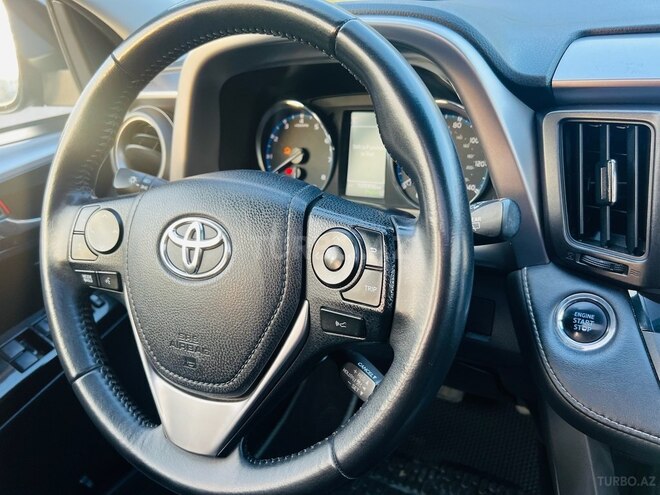 Toyota RAV4-10