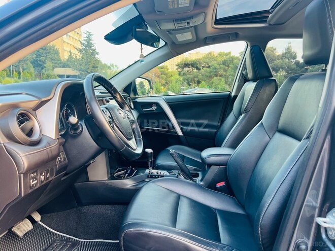 Toyota RAV4-16
