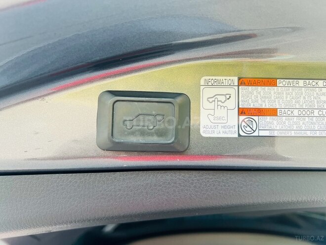 Toyota RAV4-20