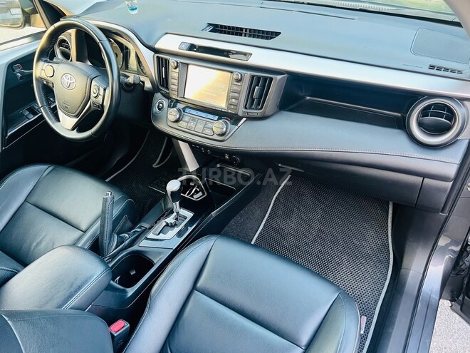 Toyota RAV4-14