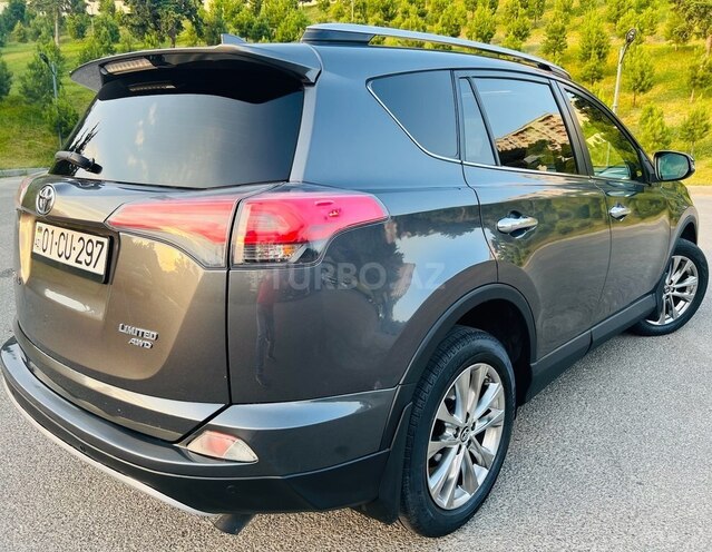 Toyota RAV4-9