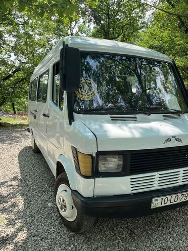 Mercedes 208 D 1995, 200,000 km - 2.5 l - Siyəzən