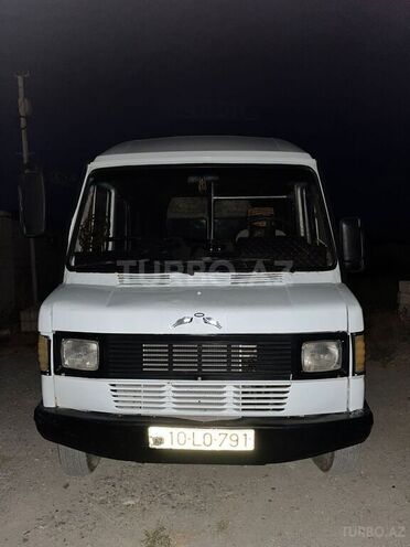 Mercedes 208 D 1995, 200,000 km - 2.5 l - Siyəzən
