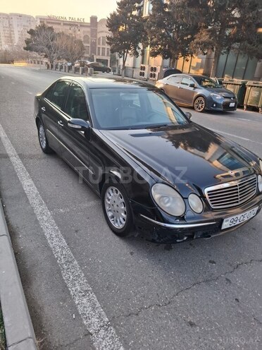 Mercedes E 270 2004, 383,000 km - 2.7 l - Bakı