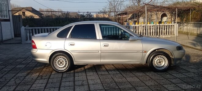 Opel Vectra 1997, 333,000 km - 1.8 l - Lənkəran