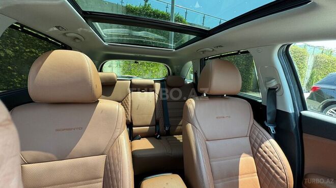 Kia Sorento-14