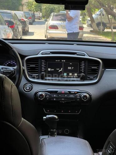 Kia Sorento-12