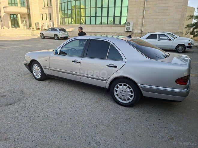Mercedes E 240 1998, 331,000 km - 2.4 l - Bakı