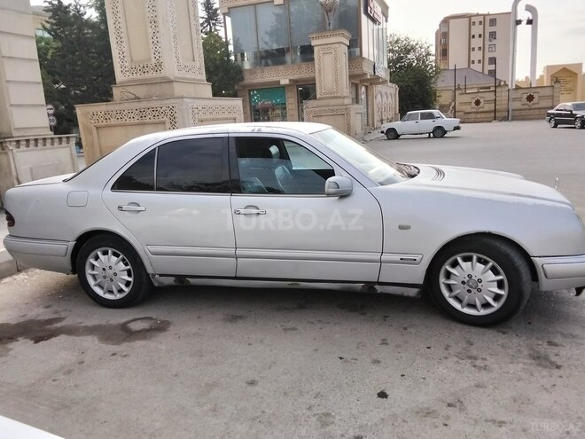 Mercedes E 220 d 1999, 980,000 km - 2.2 l - Salyan