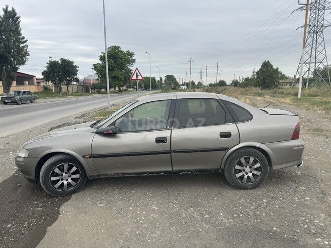 Opel Vectra 1997, 385,090 km - 2.0 l - Quba